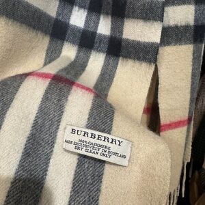 Burberry The Classic Giant Check Cashmere Scarf Archive Beige